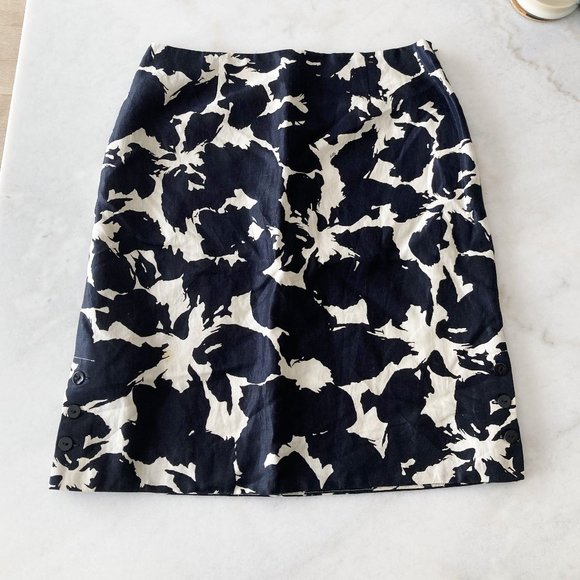 Black and cream abstract print linen skirt (size 10) Robert Kitchen Canada - Picture 2 of 10